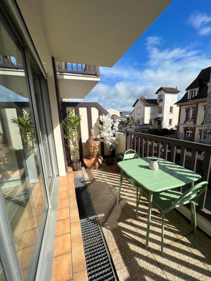 Appartement Hyper Centre De Cabourg Avec Balcon Exterior photo